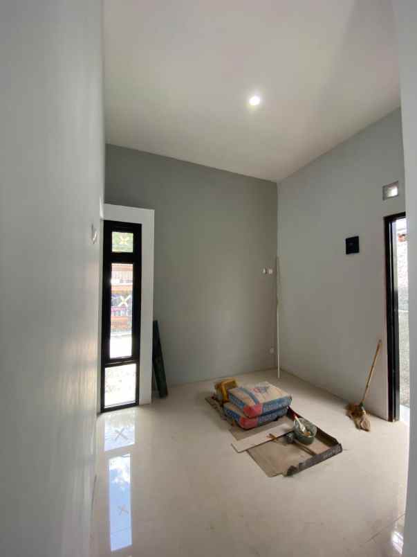 dijual rumah perum guwosari blok 8 no