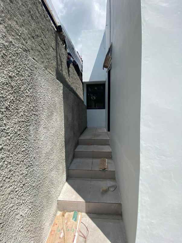 dijual rumah perum guwosari blok 8 no