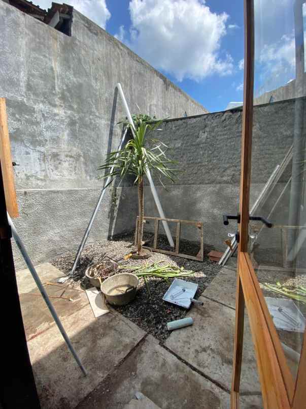 dijual rumah perum guwosari blok 8 no