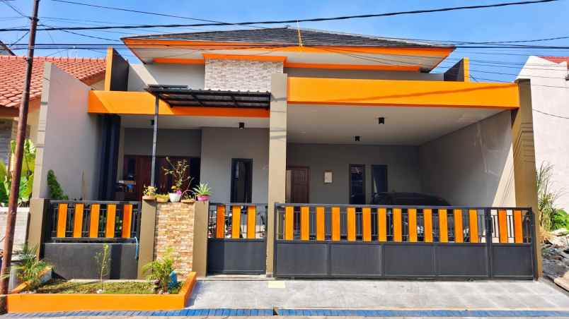 dijual rumah perum rewwin waru sidoarjo