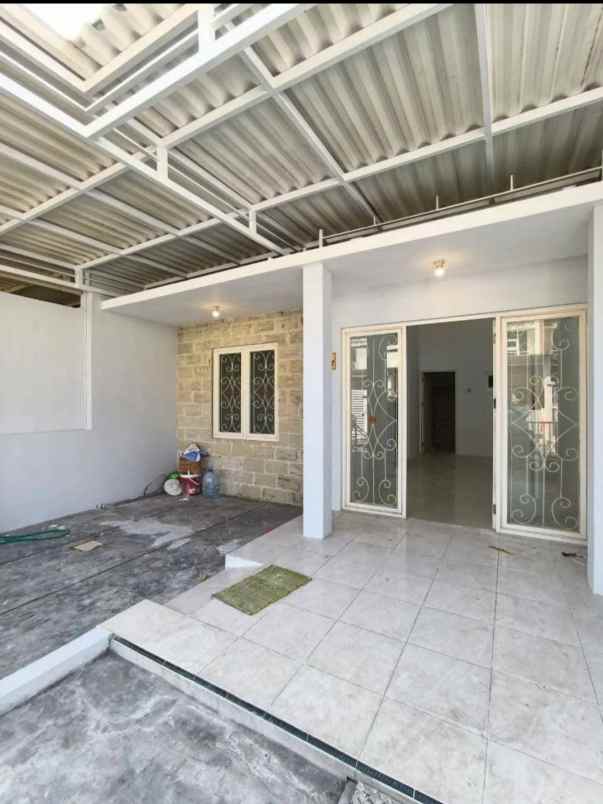 dijual rumah perumahan green lake