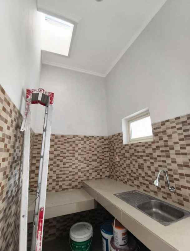 dijual rumah perumahan green lake