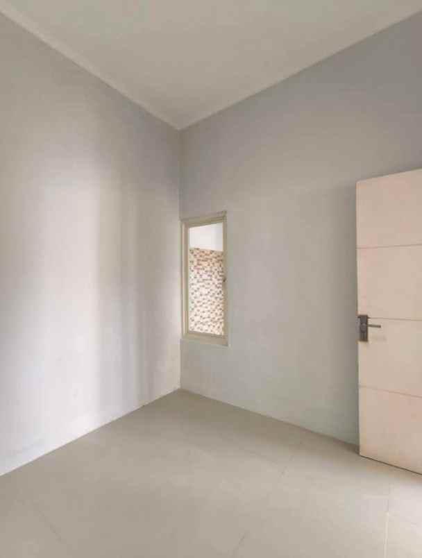 dijual rumah perumahan green lake