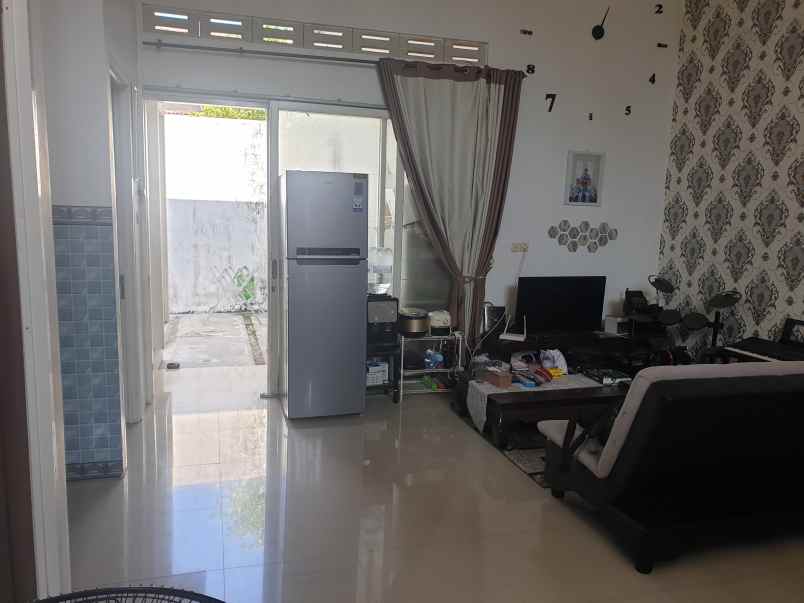 dijual rumah perumahan griya sultan