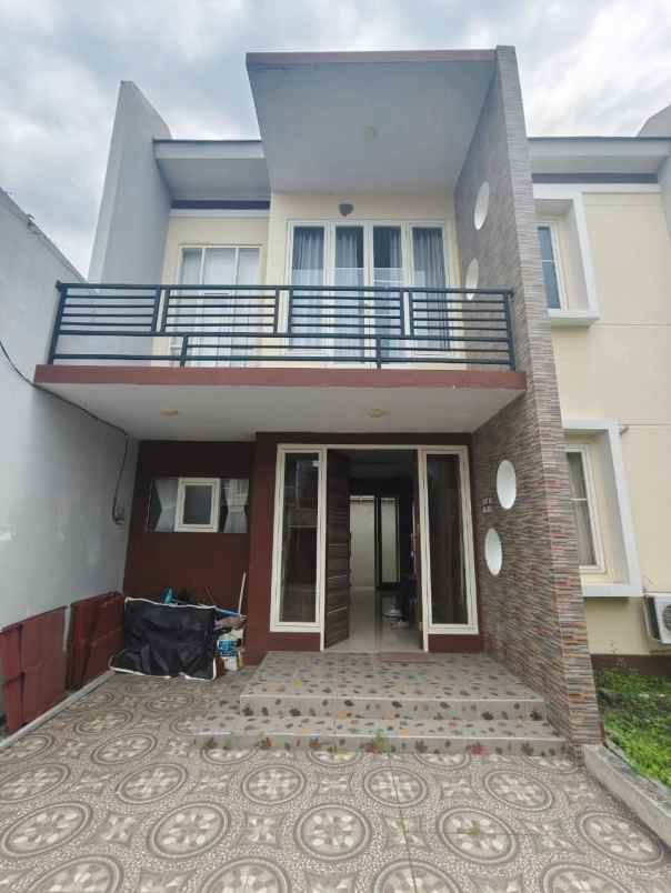 dijual rumah perumahan gunung anyar