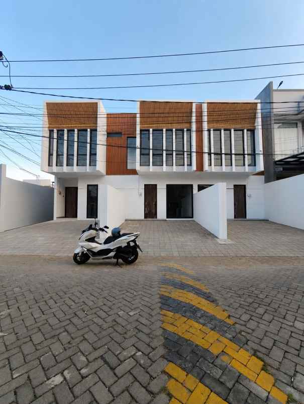 dijual rumah perumahan nirwana