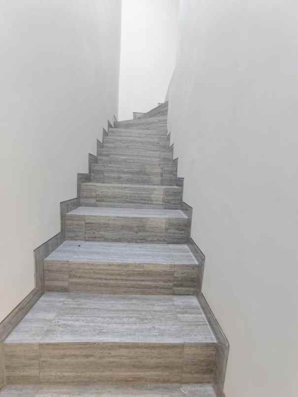 dijual rumah perumahan nirwana