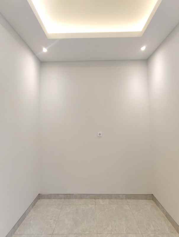 dijual rumah perumahan nirwana
