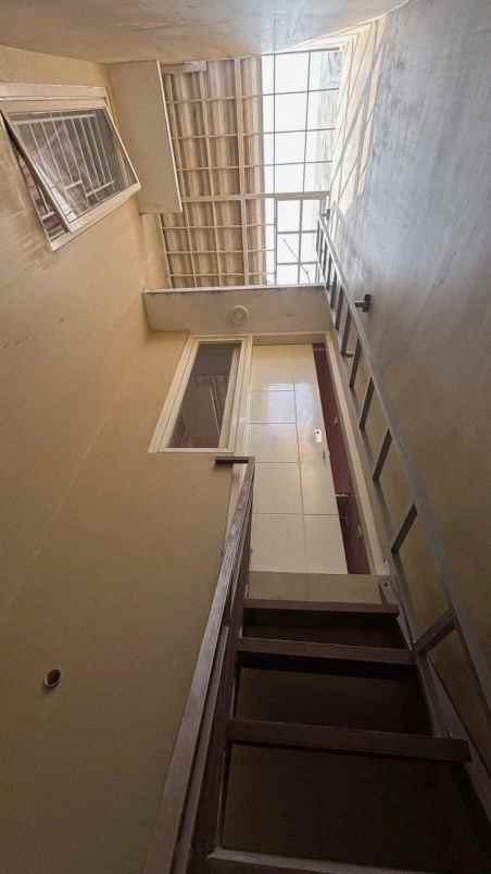 dijual rumah perumahan nirwana eksekutif