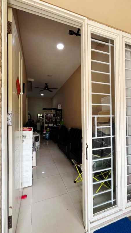 dijual rumah perumahan nirwana eksekutif
