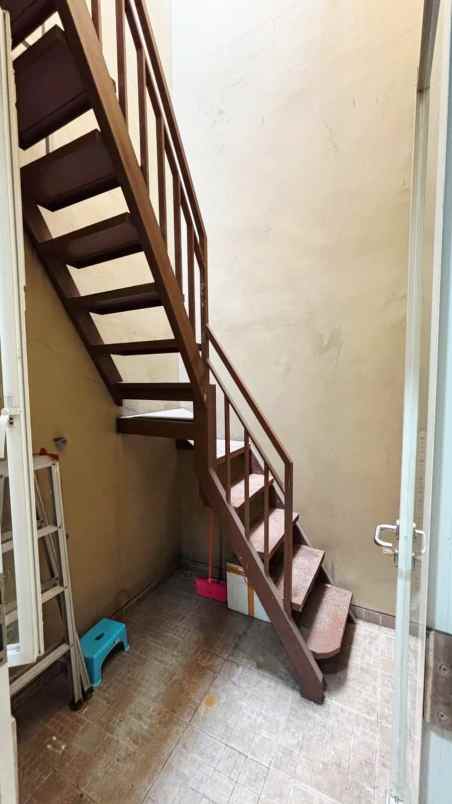 dijual rumah perumahan nirwana eksekutif