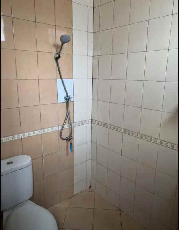 dijual rumah perumahan semanggi