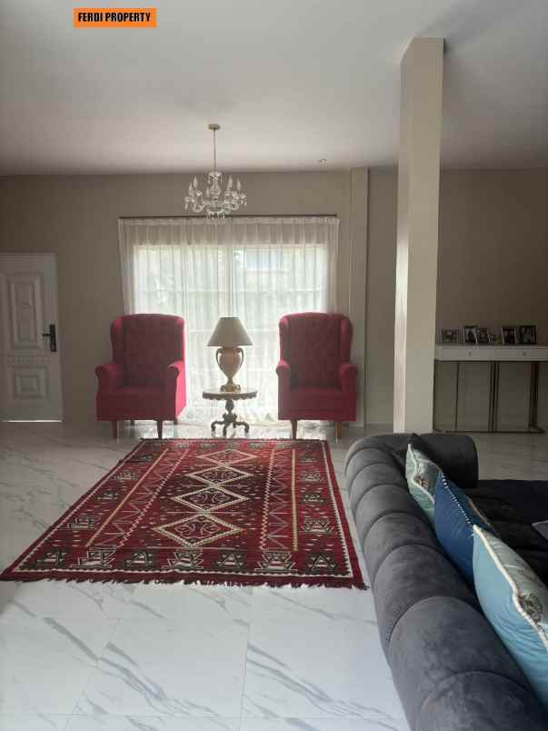 dijual rumah perumahan taman kenari