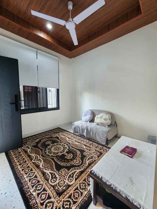 dijual rumah pisangan