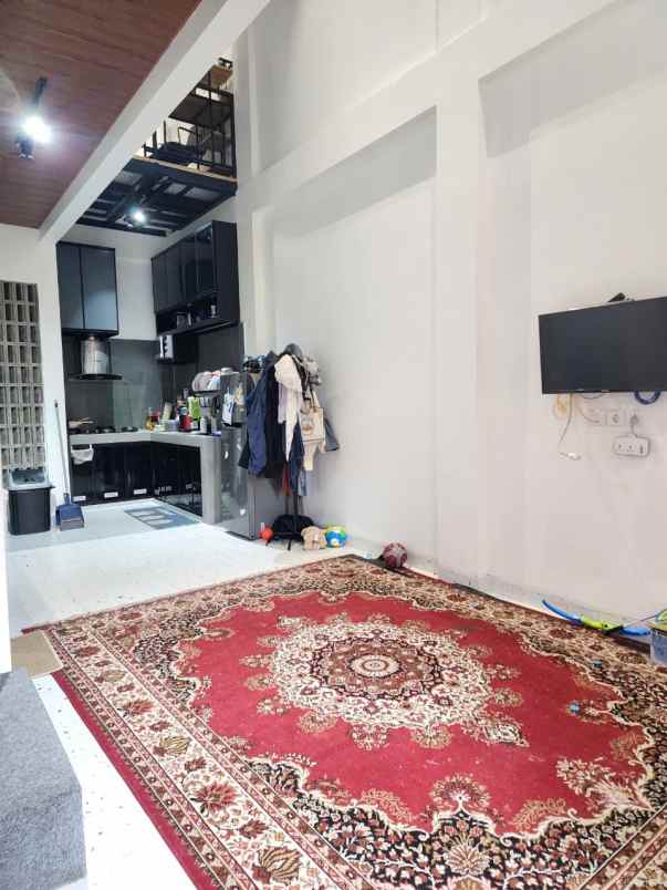 dijual rumah pisangan