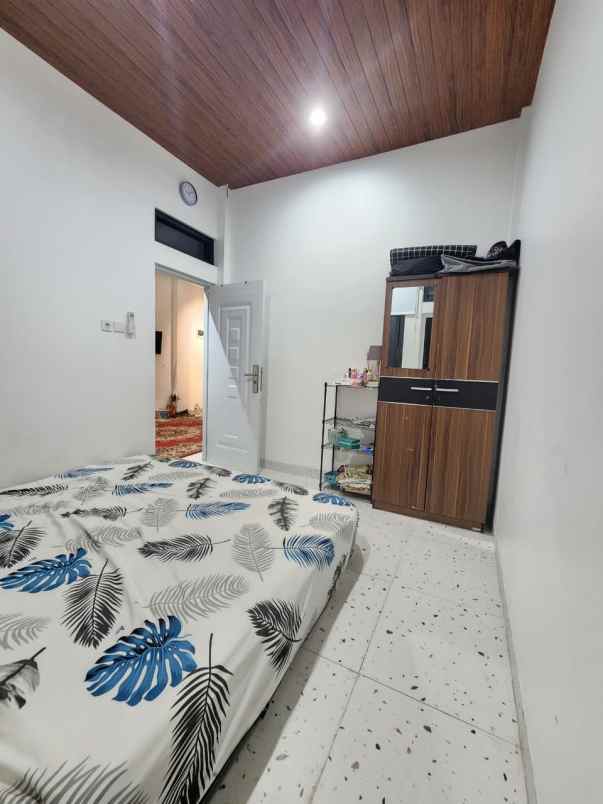 dijual rumah pisangan