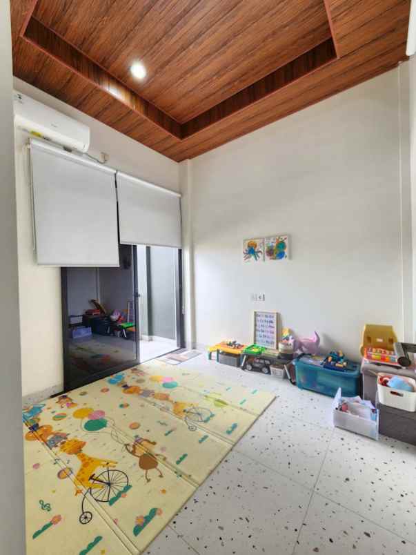 dijual rumah pisangan