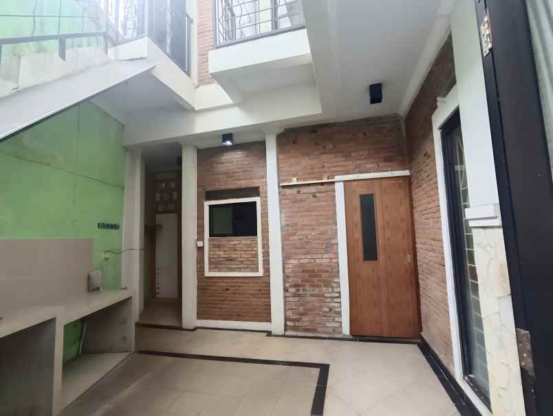 dijual rumah pisangan ciputat timur