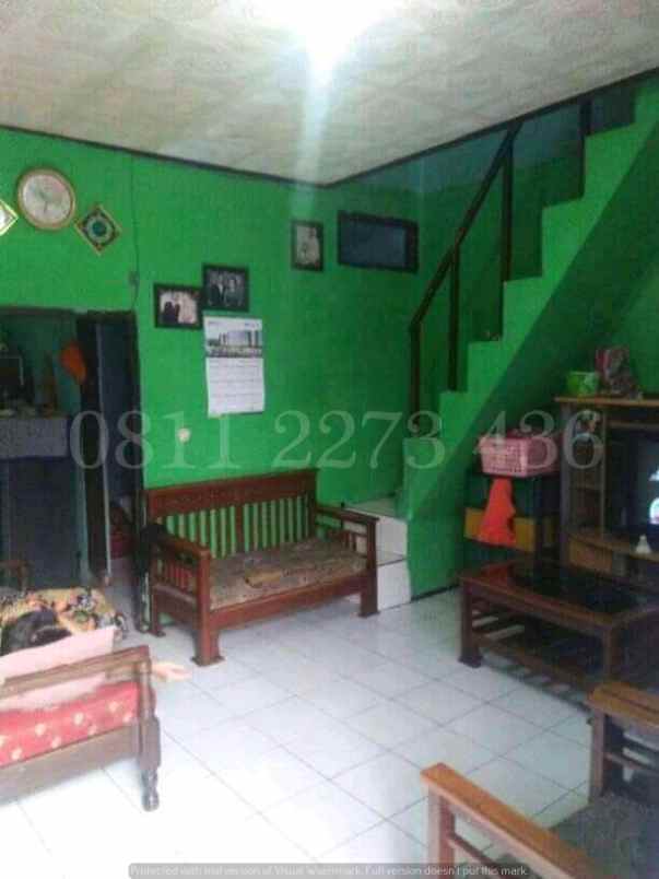 dijual rumah pojok tengah