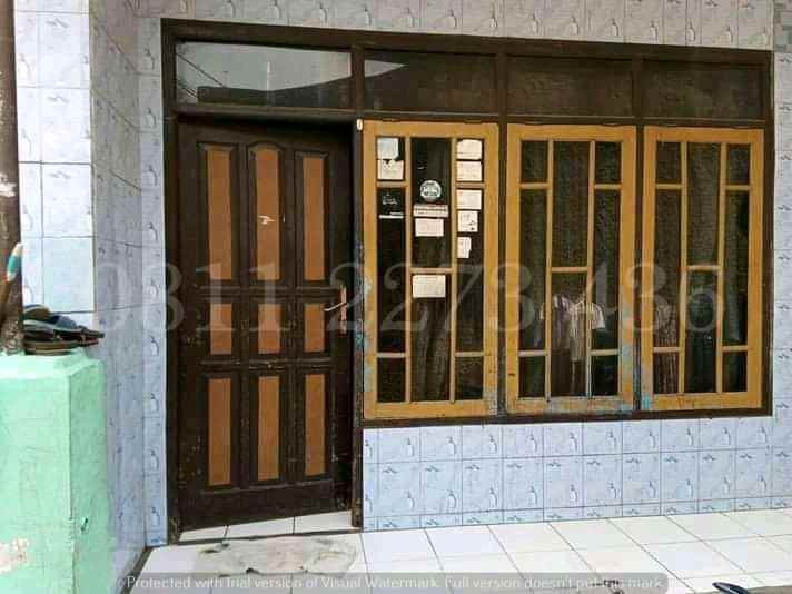 dijual rumah pojok tengah