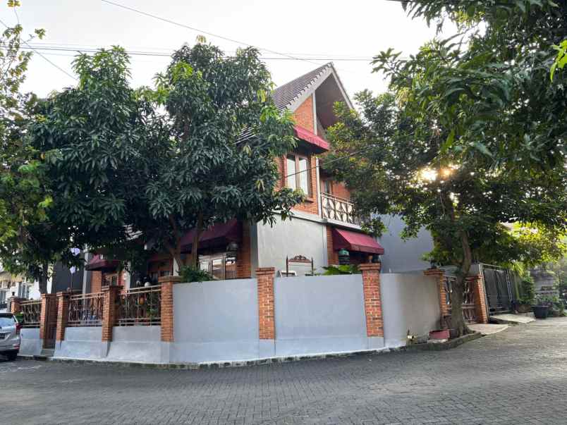 dijual rumah pondok aren