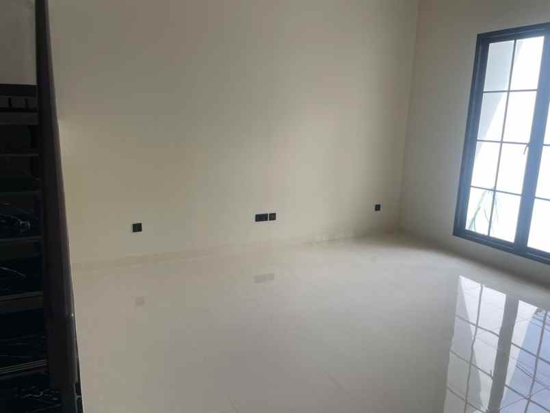 dijual rumah pondok bambu jakarta