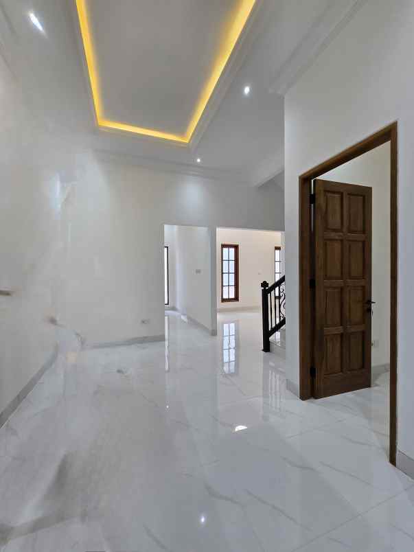 dijual rumah pondok bambu jakarta timur