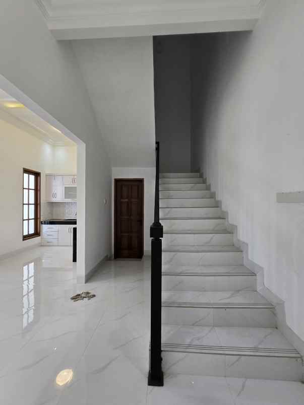 dijual rumah pondok bambu jakarta timur