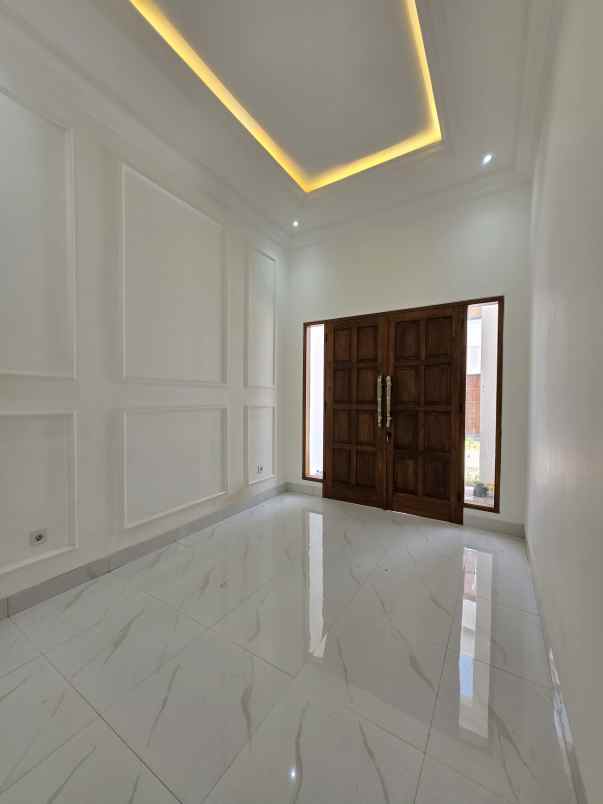 dijual rumah pondok bambu jakarta timur