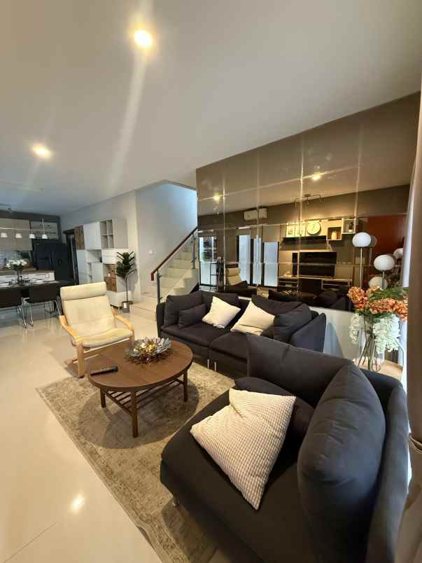 dijual rumah pondok gede