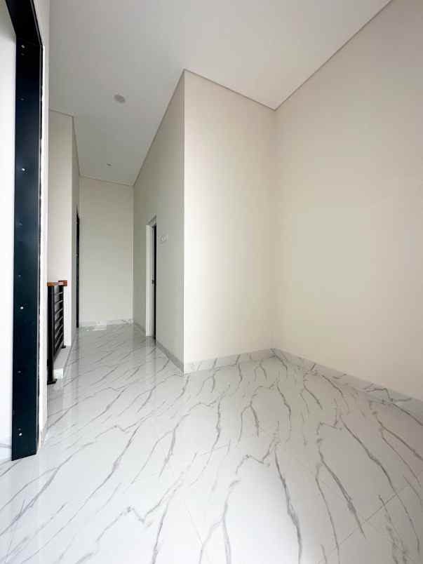 dijual rumah pondok gede