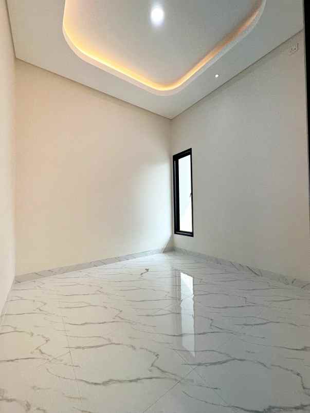 dijual rumah pondok gede