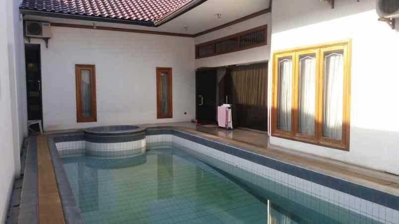 dijual rumah pondok indah