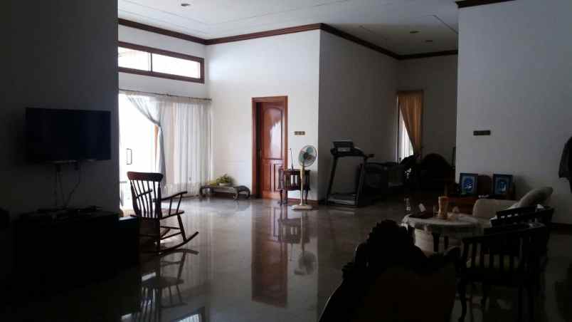 dijual rumah pondok indah