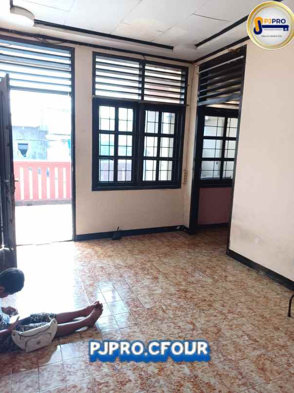 dijual rumah pondok kelapa