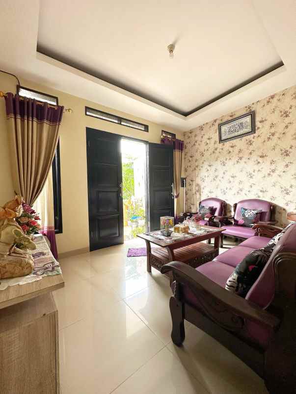 dijual rumah pondok kelapa