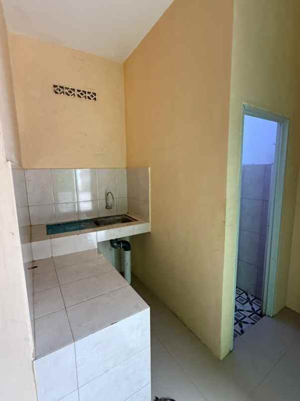 dijual rumah posisi hook di cilangkap tapos depok