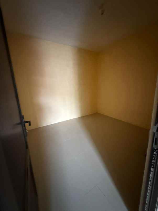 dijual rumah posisi hook di cilangkap tapos depok