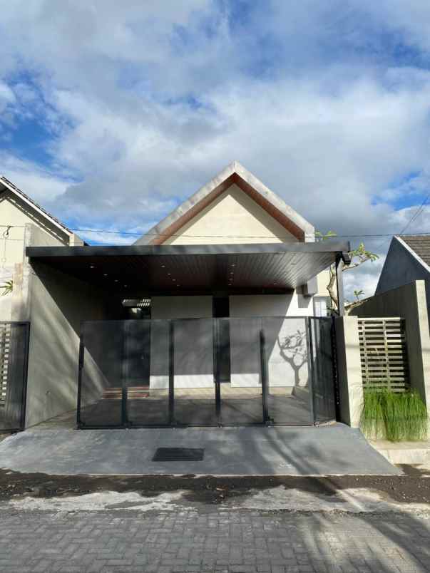 dijual rumah purwomartani kalasan