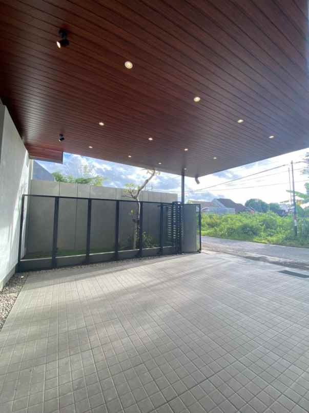 dijual rumah purwomartani kalasan