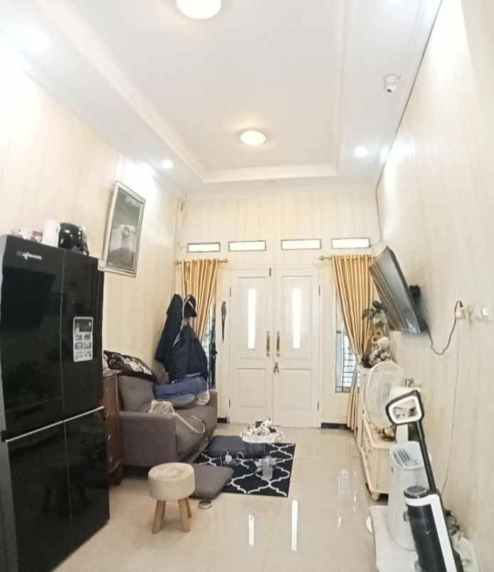 dijual rumah rangkapan jaya pancoran