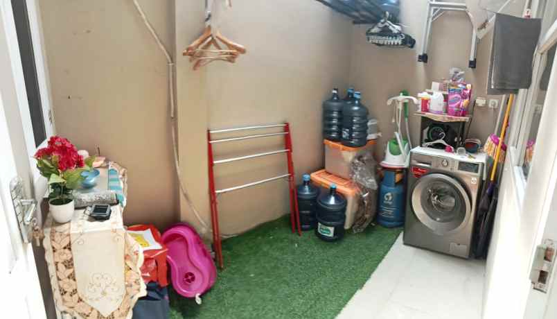 dijual rumah rangkapan jaya pancoran