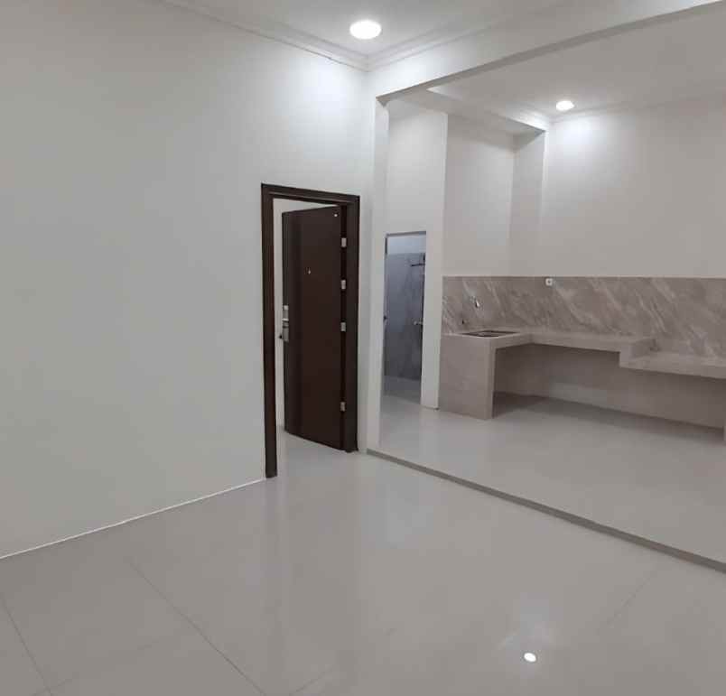 dijual rumah ready di banowati raya bulu lor semarang