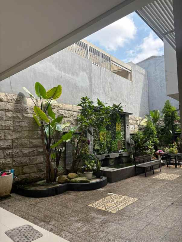 dijual rumah richmond royal residence