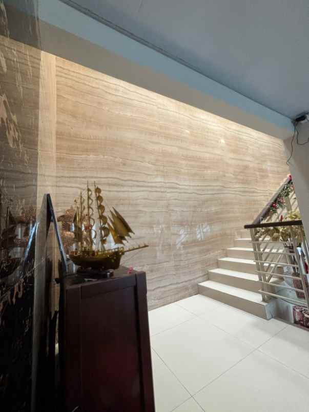 dijual rumah richmond royal residence