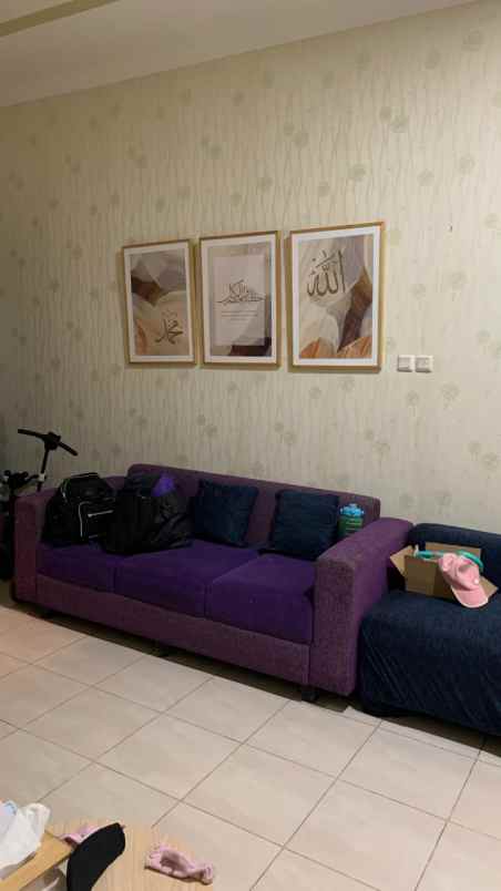 dijual rumah royal residence