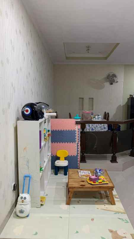 dijual rumah royal residence