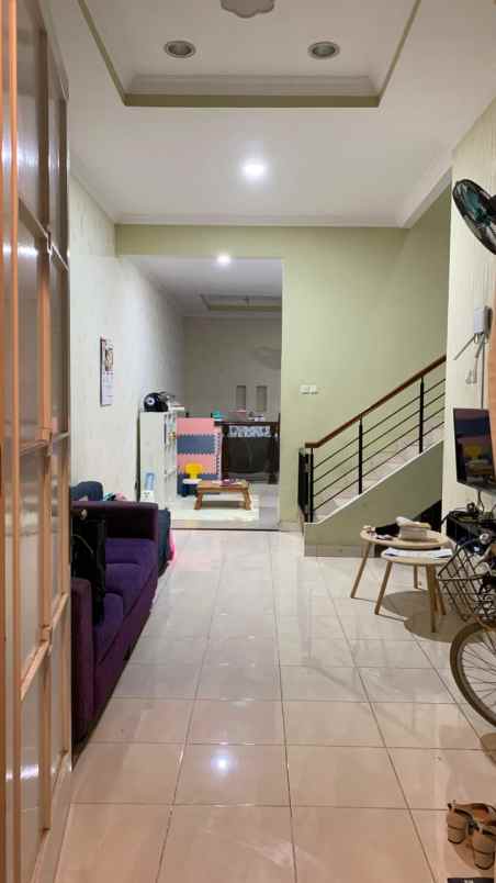 dijual rumah royal residence