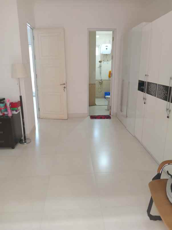 dijual rumah royal residence pulogebang