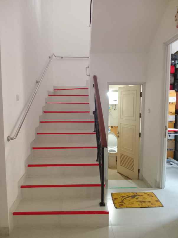 dijual rumah royal residence pulogebang
